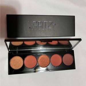 Laritzy Cosmetics 5 pan eyeshadow Artistry palette “Burnt”